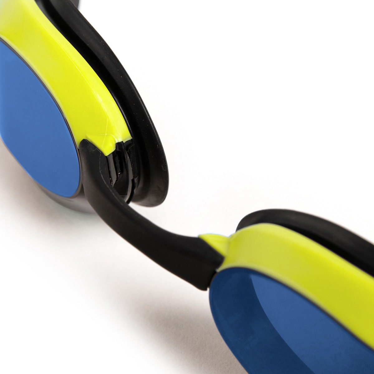 Arena Cobra Swipe - Lime nosebridge