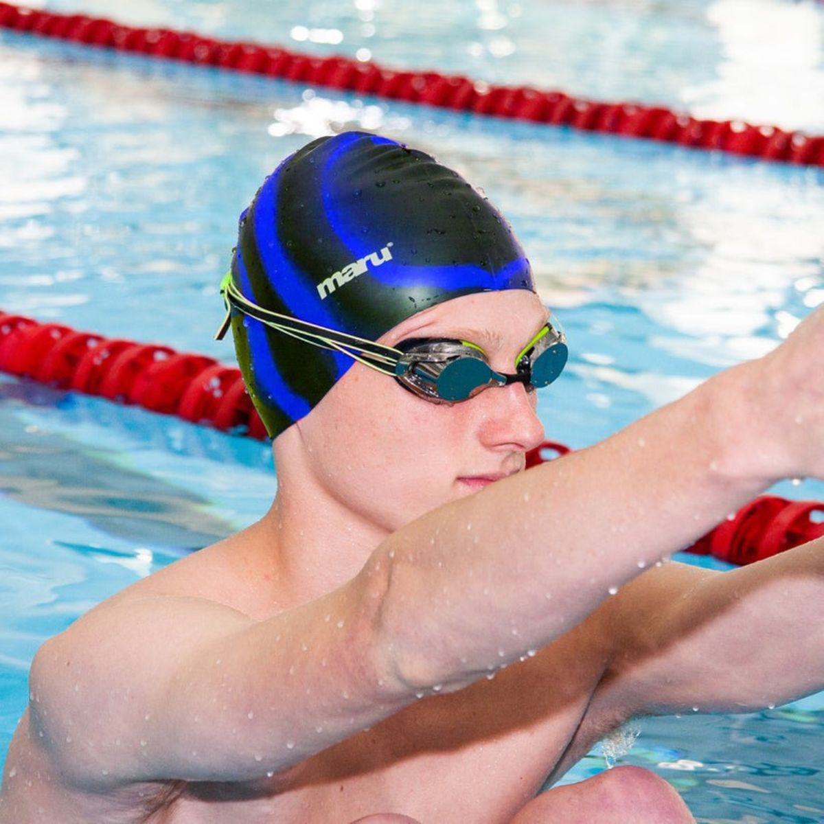 Maru Silicone Swim Cap Black/Blue - Image 3